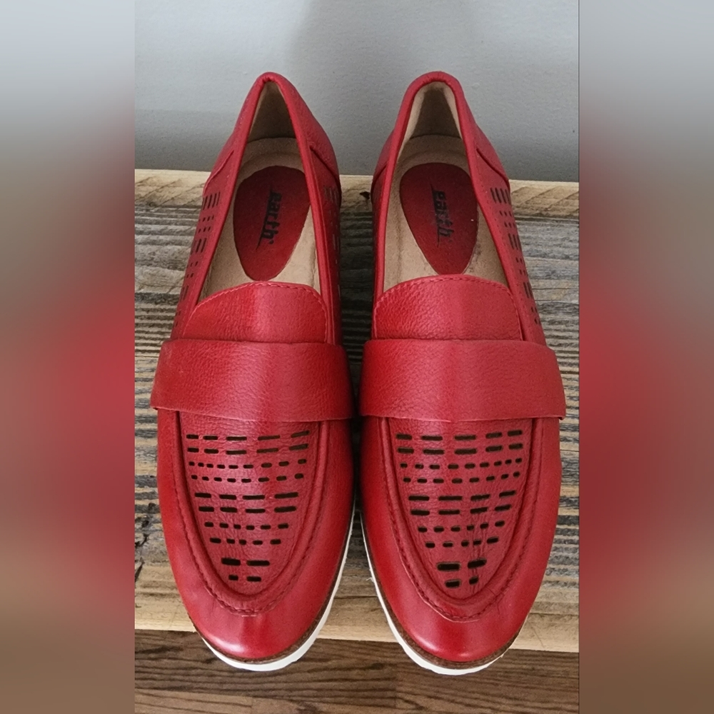 Earth Masio Red Loafers- Size 8